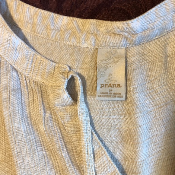 prAna Breathe Sleeveless HiLow Top, Beige with Subtle Herringbone SZ M - Picture 2 of 4